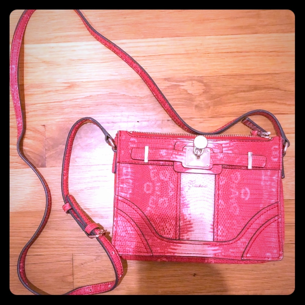 Red crossbody guess bag